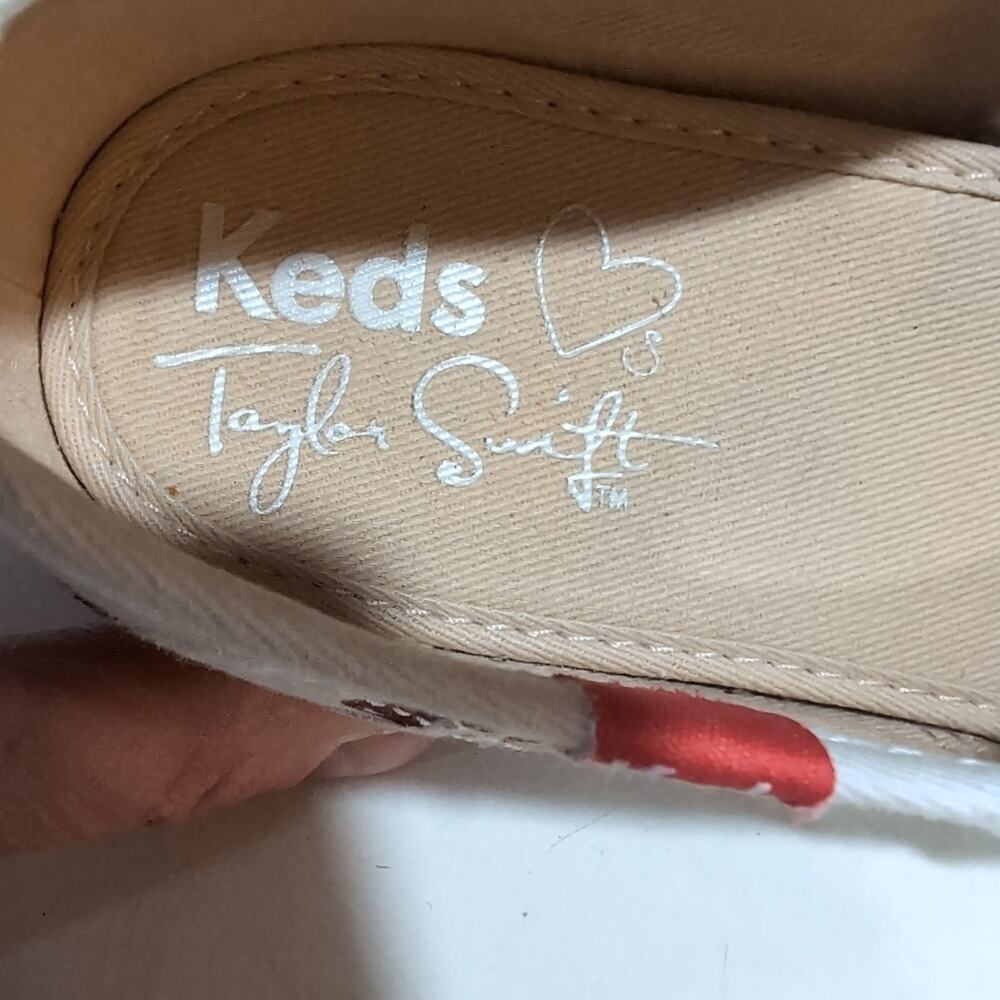 Keds x Taylor Swift Eyelet Berry Sneakers 7.5 Swiftie Casual Cherries Boho - Picture 11 of 13